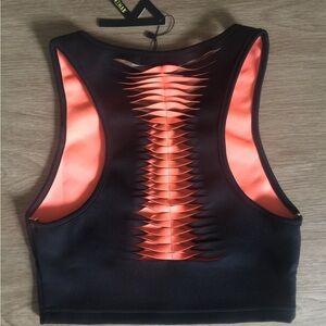 Crop Top REHAB
